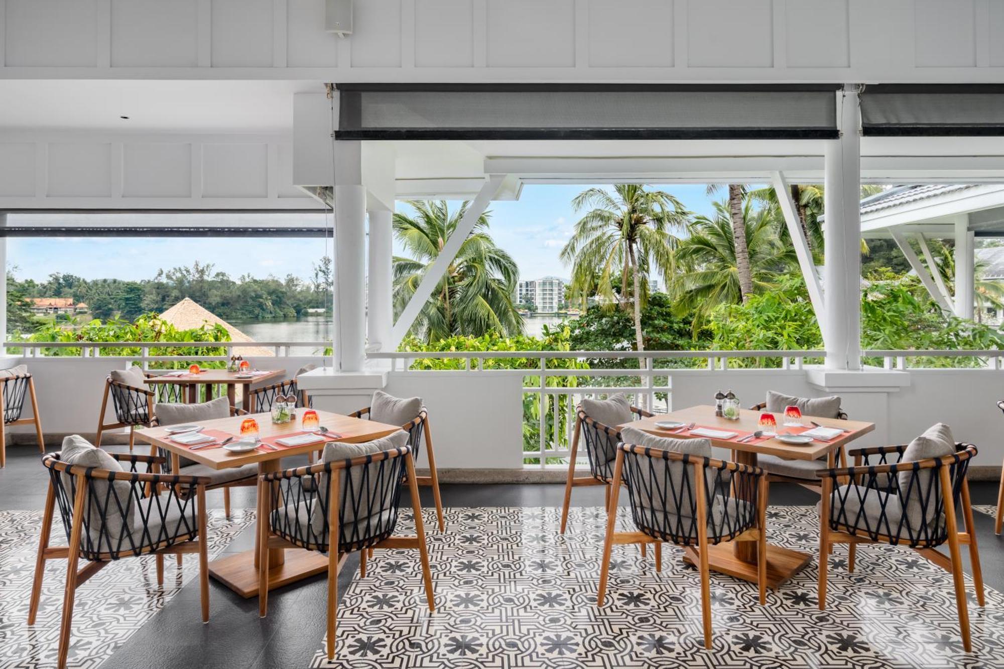 Saii Laguna Phuket Bang Tao Beach  Exterior photo The Deck